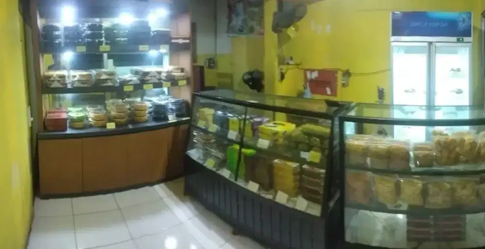 Di butuhkan pegawai wanita untuk toko kue / cake