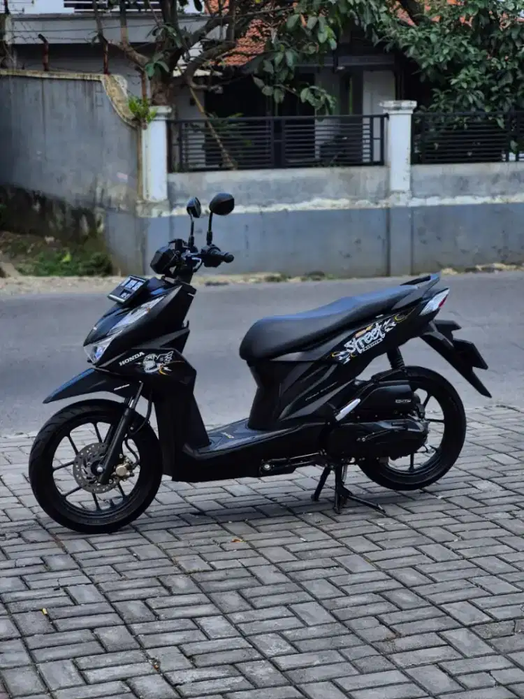 HONDA NEW BEAT STREET 2022 KM 28RB DP 700RB