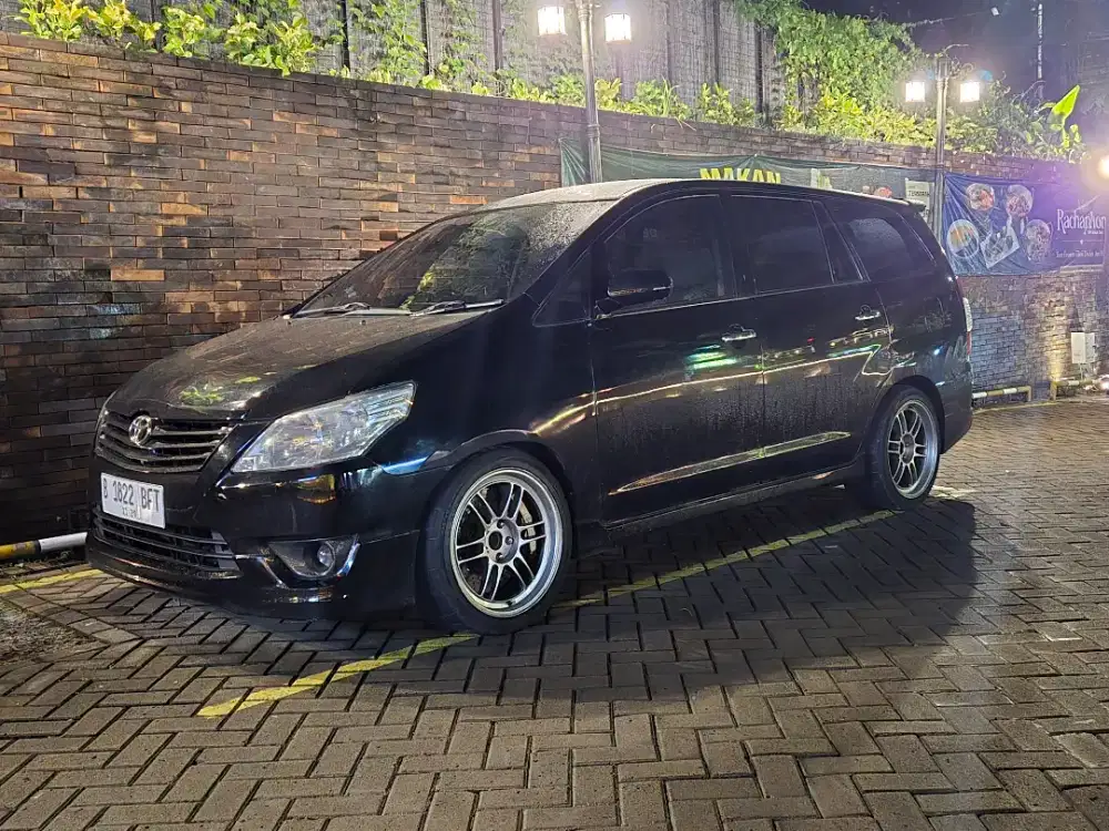 Innova V 2009 Diesel Matic
