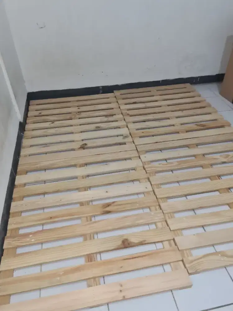 Dijual Divan alas kasur / Dipan modern ukuran 180 × 200