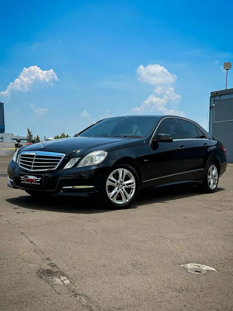 MERCEDES BENZ E250 CGI AT 2011 Good Conditions