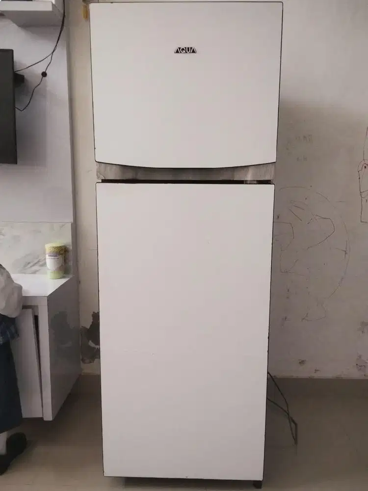 DIJUAL Kulkas Second AQUA 2 Pintu AQR-D75, Inverter