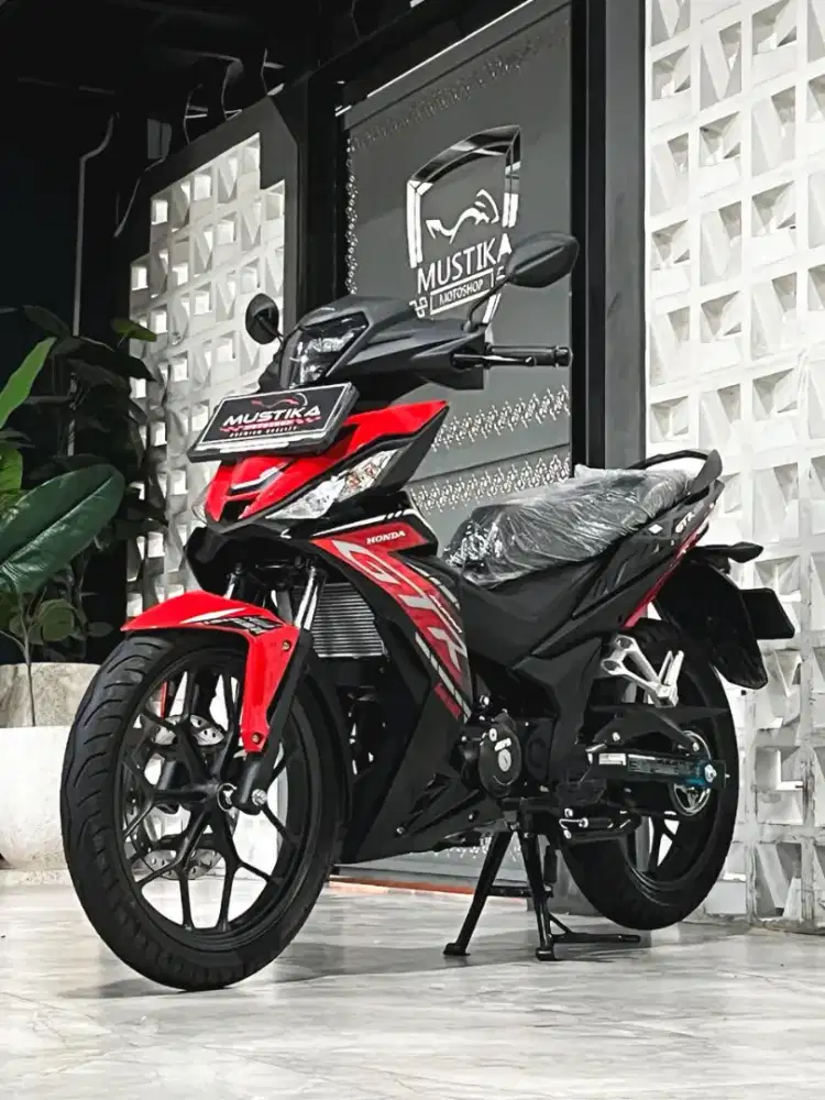 Odo 700 perak‼️Supra GTR 150 2024 pmk 2025. DANNY Mustika Motor Malang