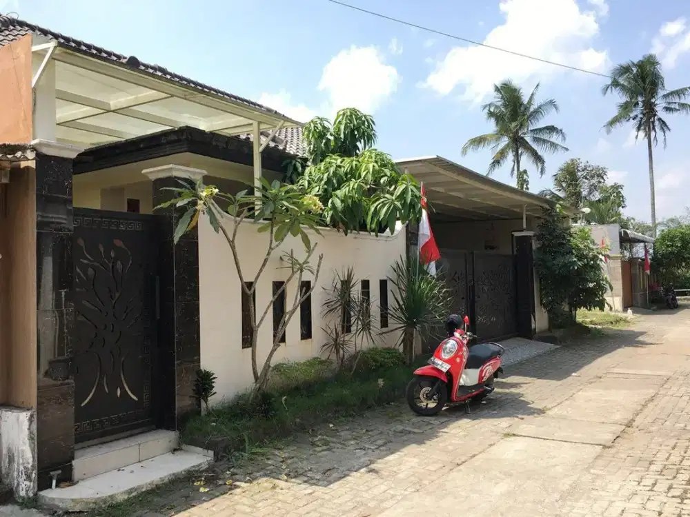 RUMAH LUAS TERAWAT CANTIK DI TAJINAN MALANG