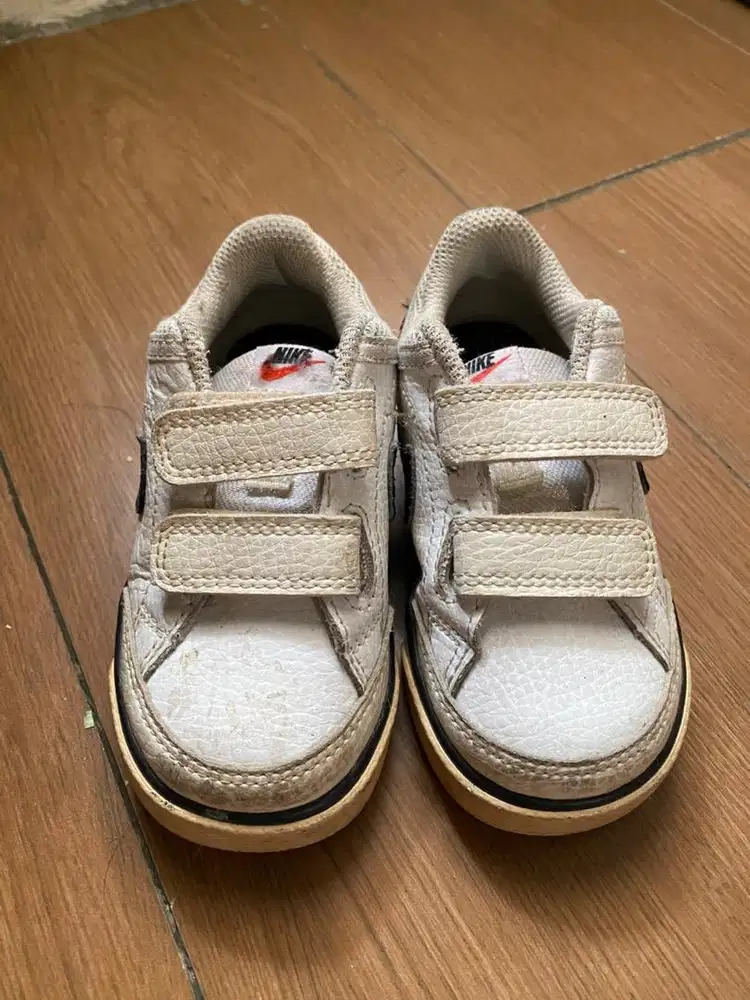 Nike Court Borough Low 2