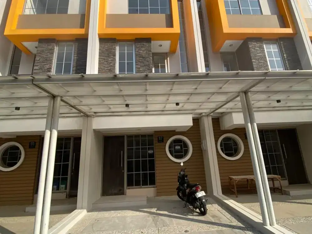 Jual Cepat Rumah Pik 2 Uk 4,5x10 3 lantai Brand New Siap Huni
