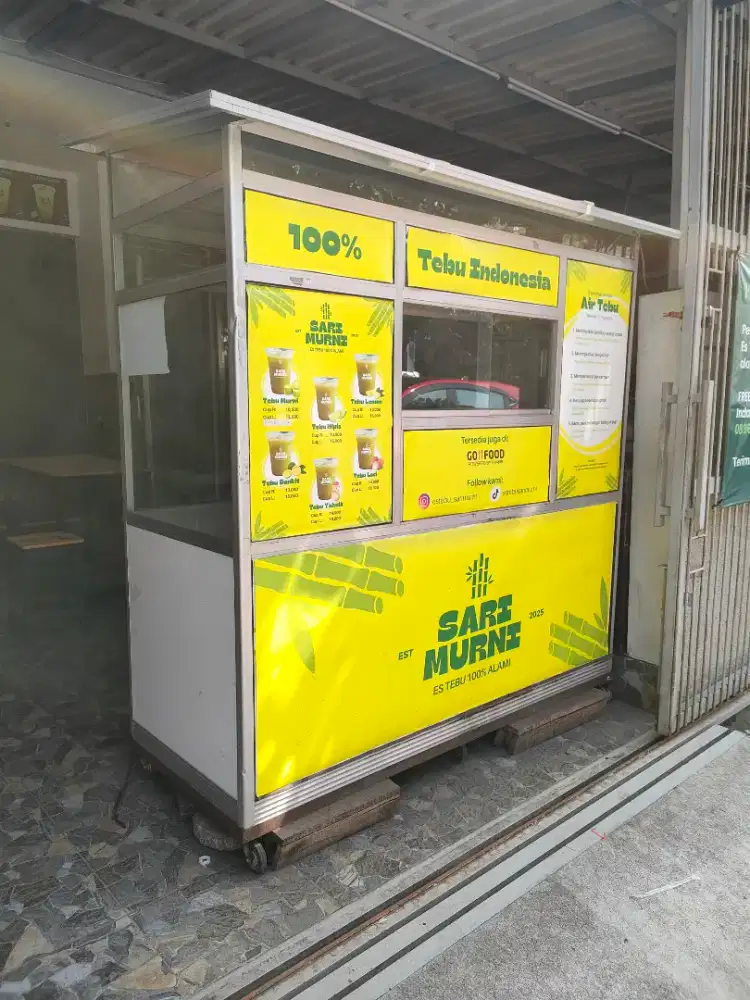 Gerobak roda etalase usaha jualan dagang makanan minuman kuliner