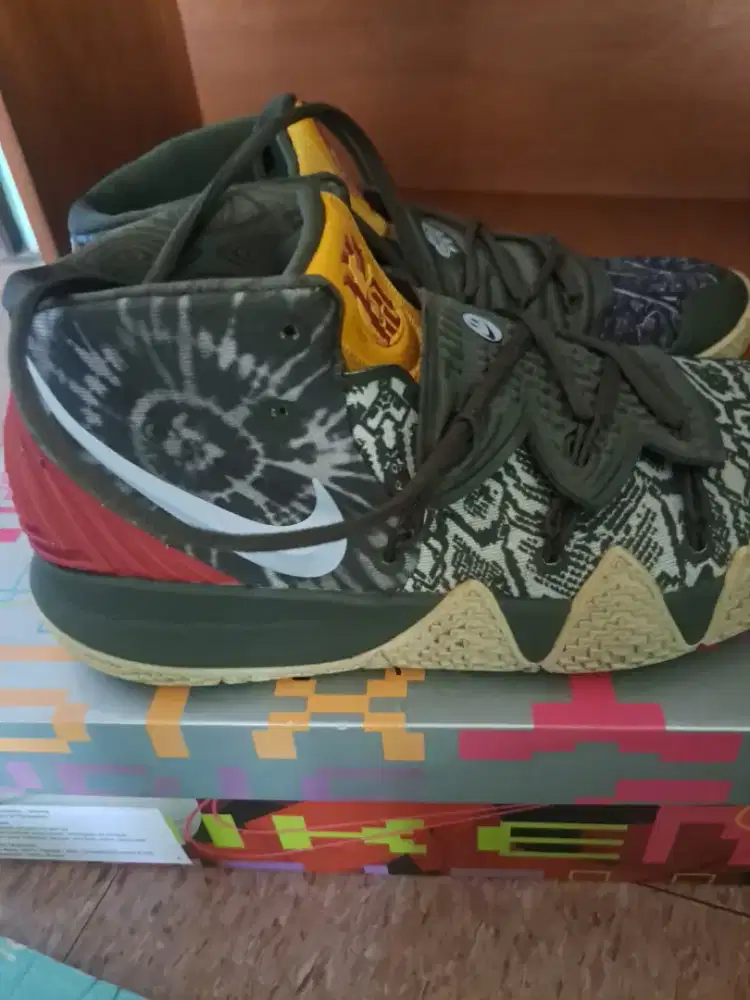 Sepatu basket kyrie five hybrid s2