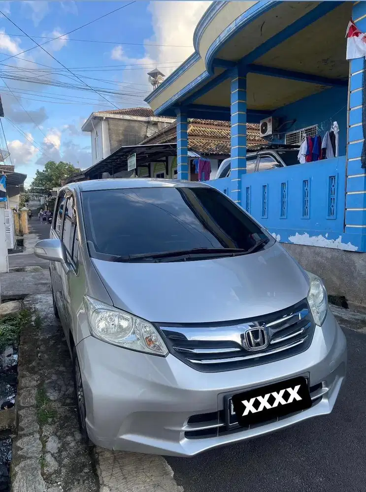 Honda Freed 2012 Tipe tertinggi Psd Low KM