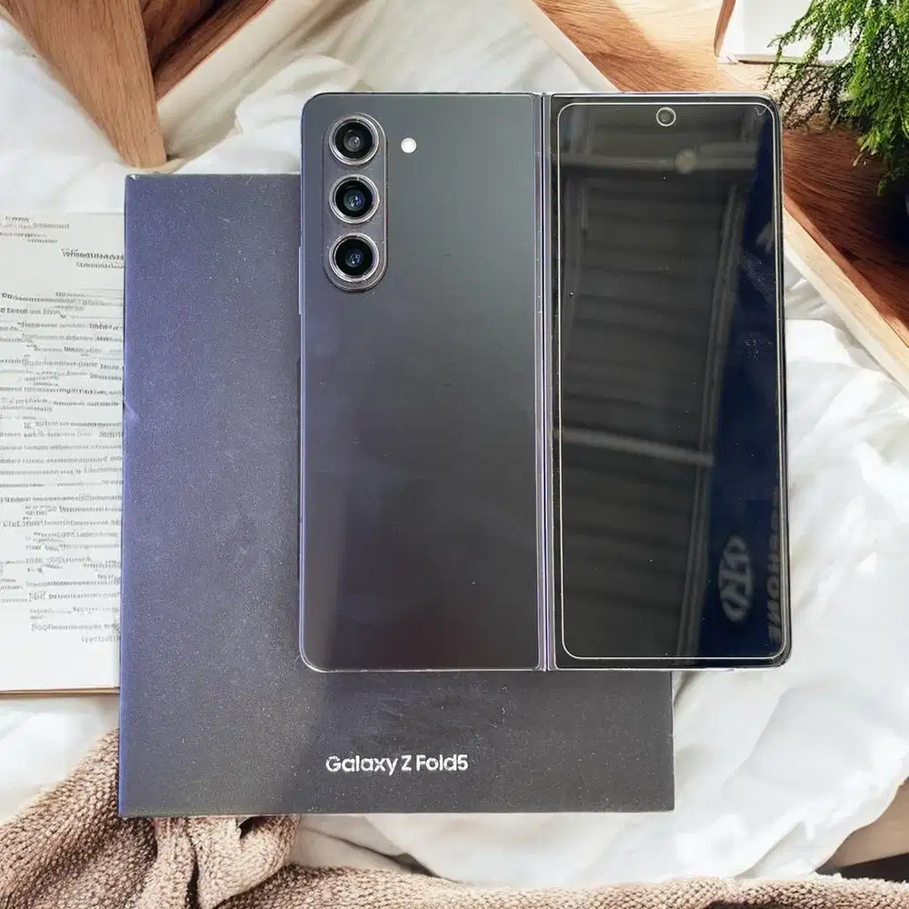 Samsung Z Fold 5 black 12/256gb fullset