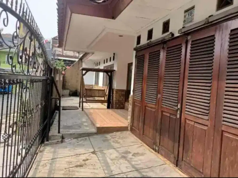 Disewakan Rumah Nyaman Aman Siap Huni Bebas Banjir di Lapangan Ros Tebet Jakarta Selatan