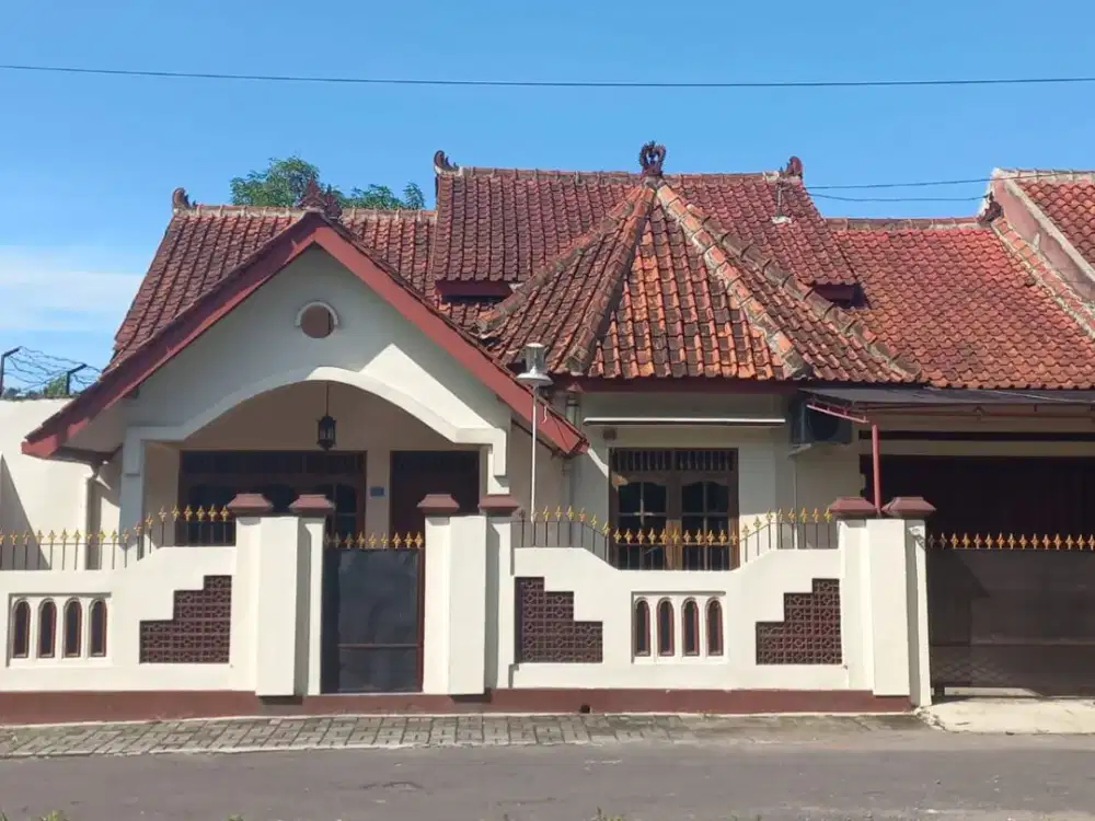 RUMAH SECOND TERMURAH, TANAH LUAS DI KAWASAN PERUMAHAN DI KALASAN