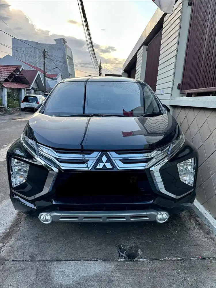 Xpander 2021 hitam