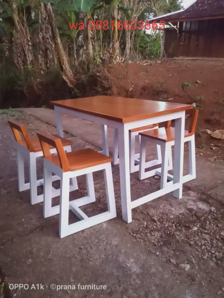 Meja kursi makan dan cafe minimalis