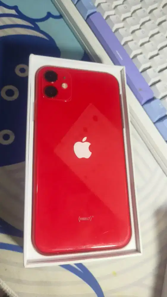 iphone 11 keterangan di desk