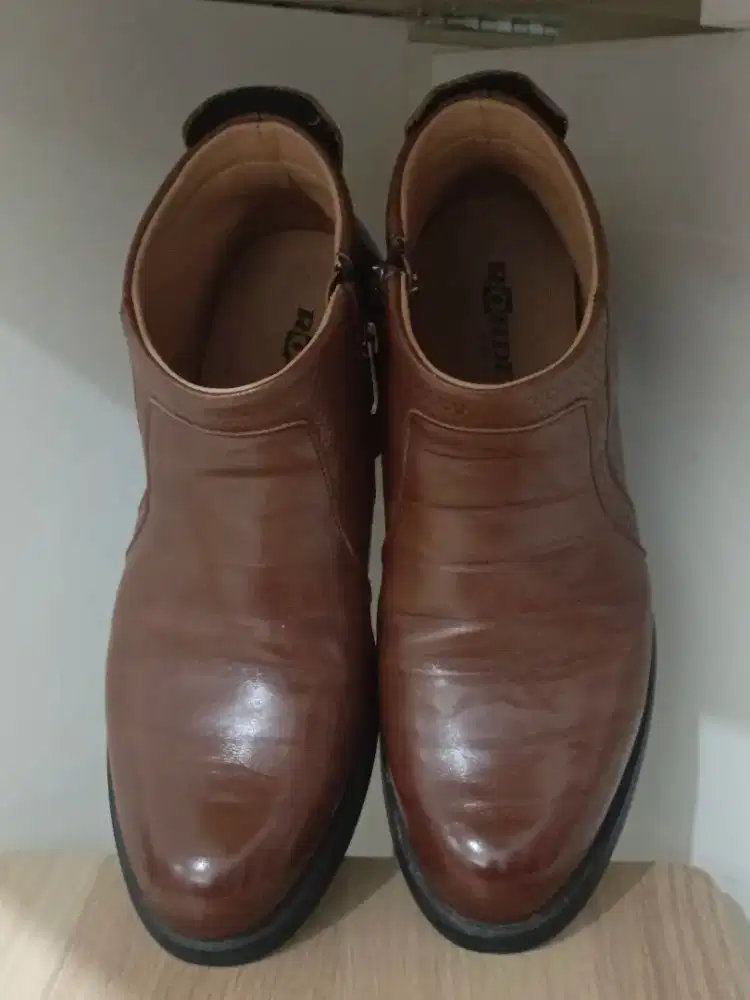 Sepatu boot PRIA Merk Rohde