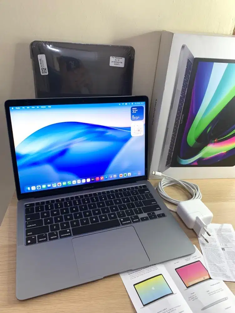 Macbook Air M1 ssd 256gb Like New JUAL CEPAT NEGO