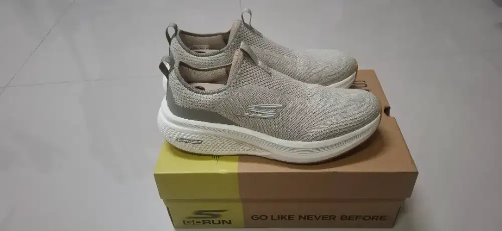 Sepatu Skechers Go Run Elevate 2.0