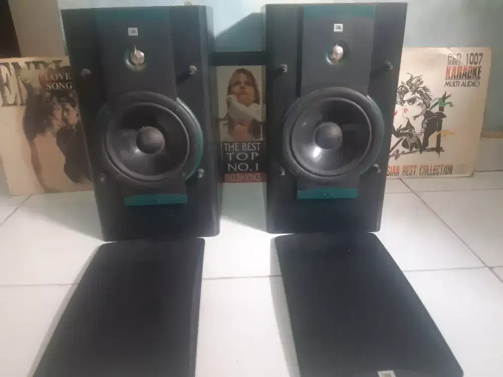 Speakers JBL-LX2