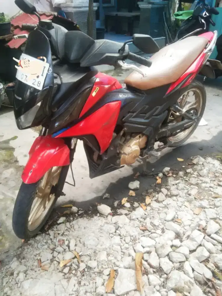Honda CS 1 tahun 2010