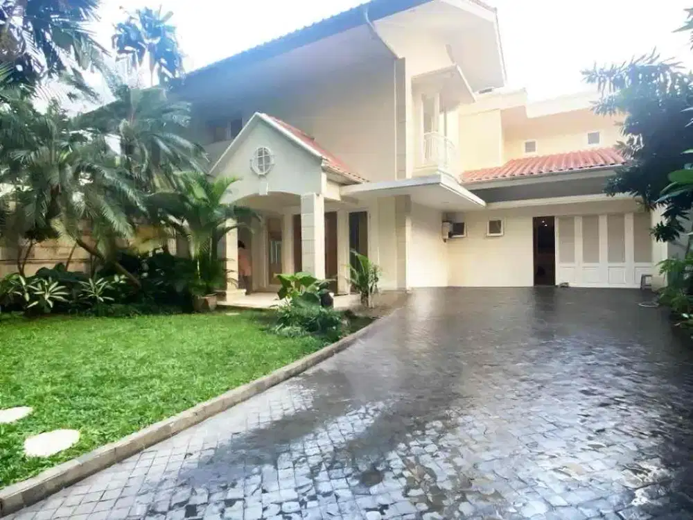 Disewakan Rumah Modern Mewah Ada Kolam Renang Siap Huni di Kebayoran Baru Jakarta Selatan