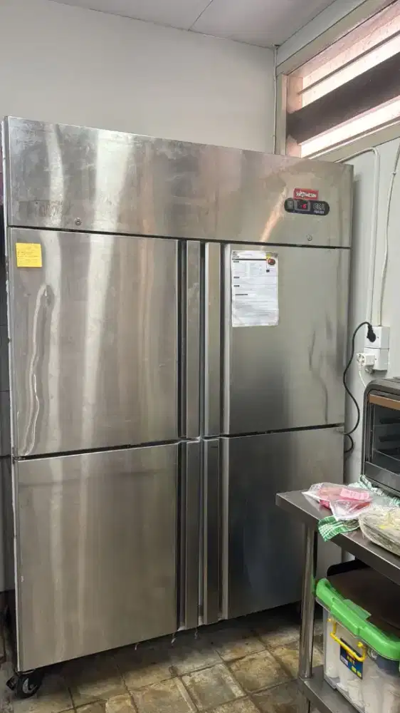 Gea upright freezer