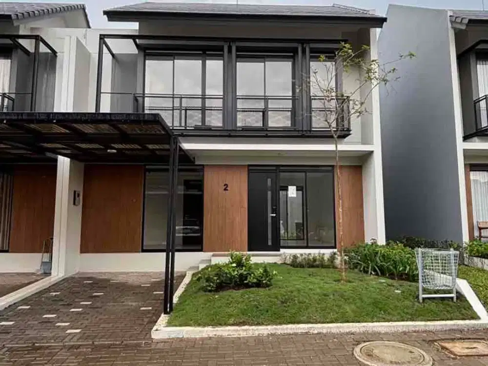 Tarubhawana istimewa tidak nempel depan taman