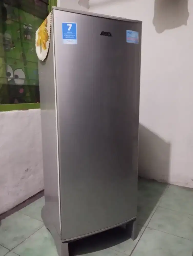 Kulkas aqua 1 pintu. Normal tinggal Colok.