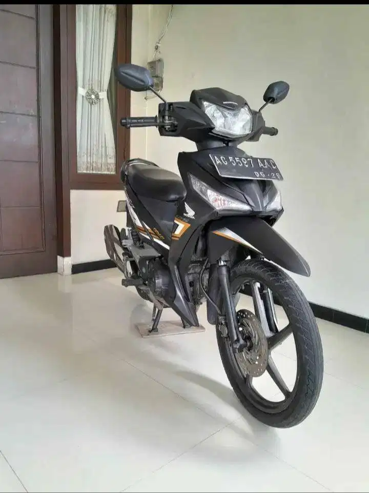 Supra x 125 THN2021 lengkap hidup pajak hidup plat AG Kediri