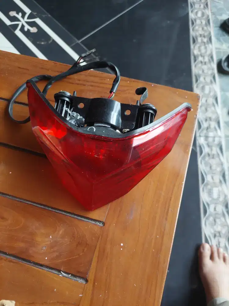 Jual lampu belakang R250