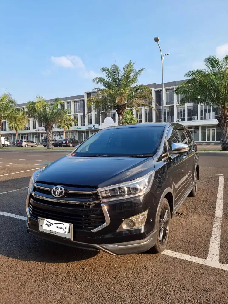 TOYOTA KIJANG INNOVA VENTURER 2018 ISTIMEWA