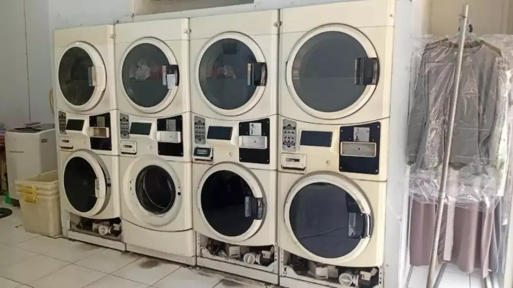 Mesin cuci dan pengering laundry