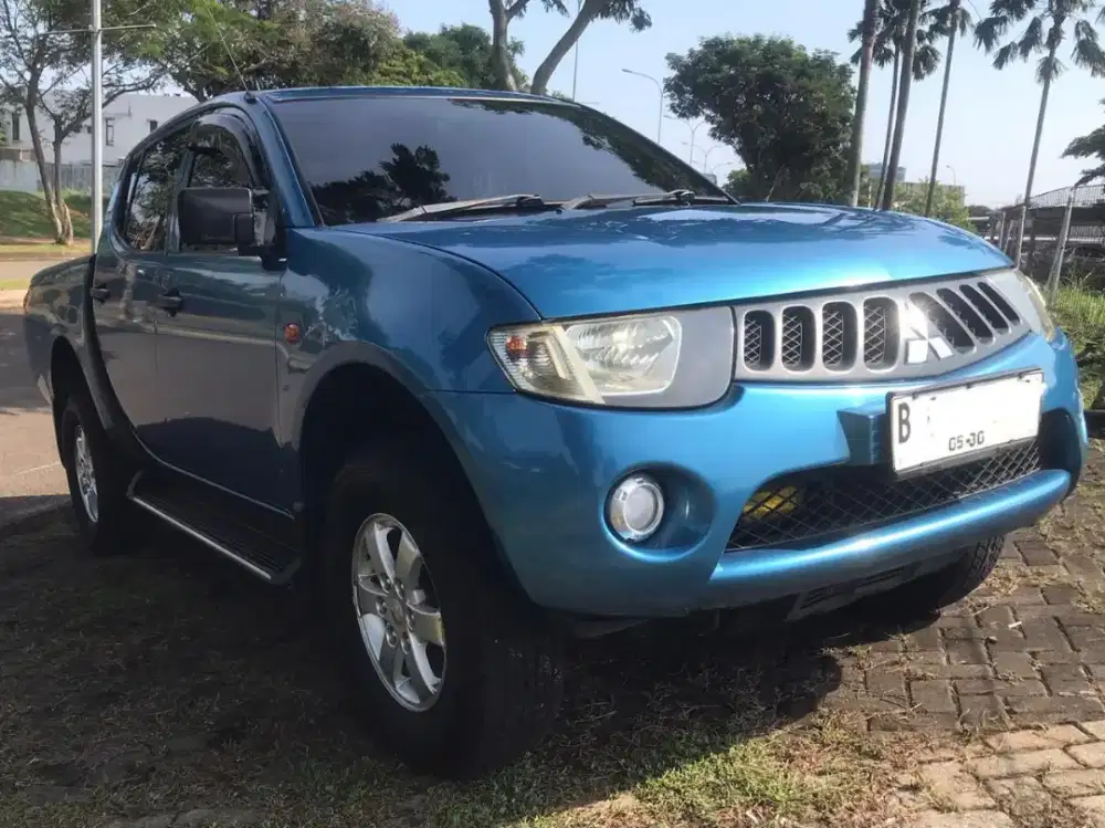 Mitsubishi Strada Triton Diesel 2.8 M/T
