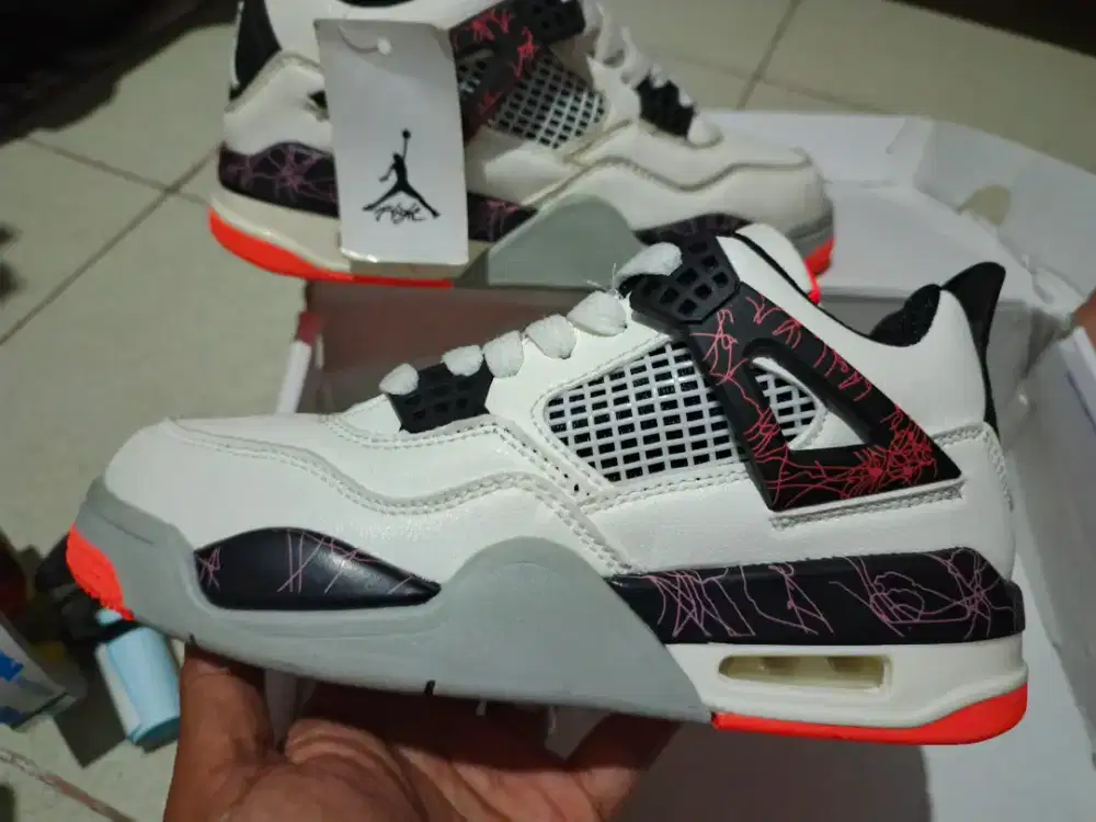 SEPATU BASKET ANAK SIZE 36
