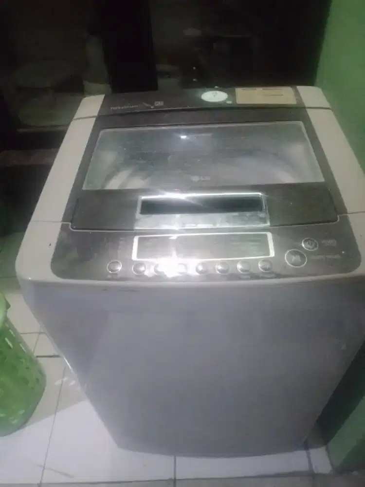 Mesin cuci turbo drum merk.LG
