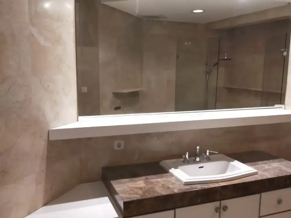 DISEWAKAN RUMAH CANTIK PONDOK INDAH JAKARTA SELATAN