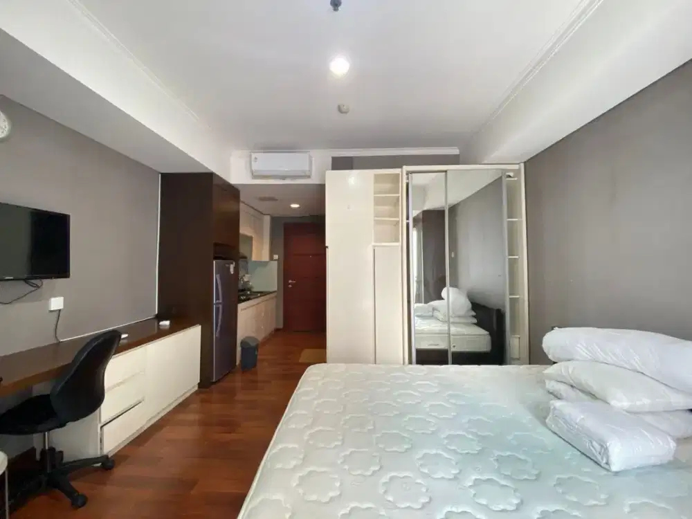 Disewakan Studio Full Furnish di Apartemen Royal Mediterania Garden