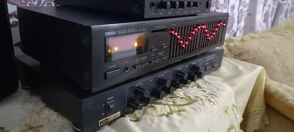 Equalizer Yamaha EQ-550