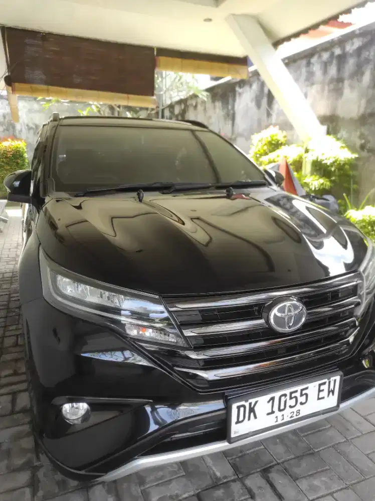 Poles mobil dan salon mobil