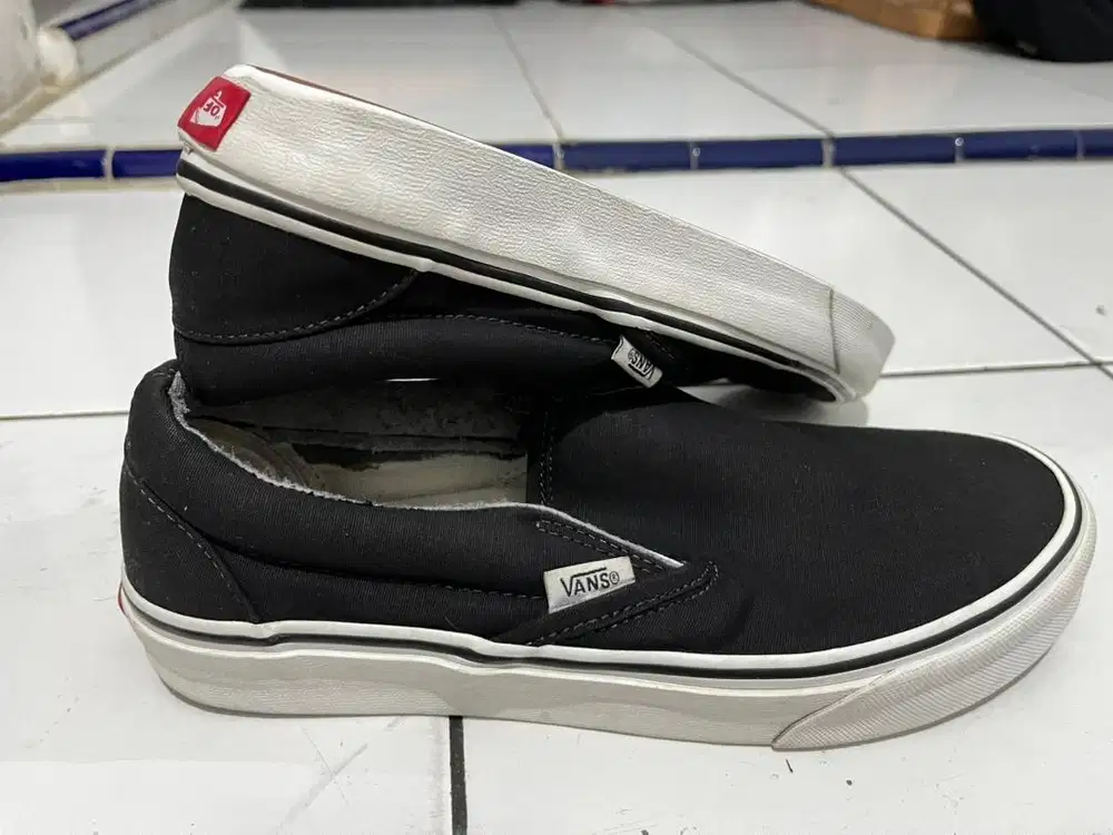 Di jual vans slip on original
