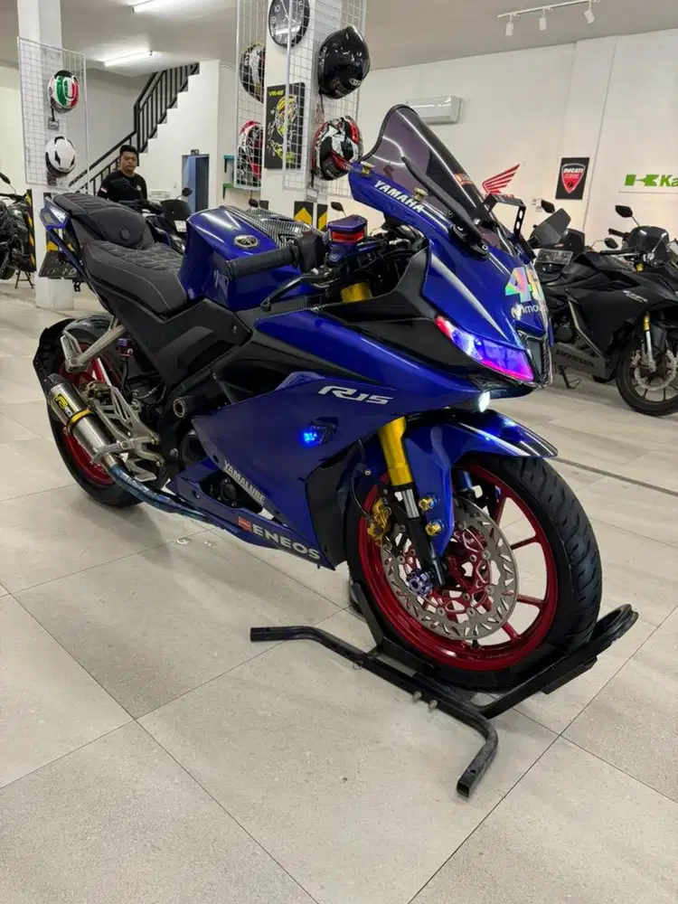 Yamaha YZF R15 V3 Movistar Edition 2017 warna Biru R15V3 155 CC Sport