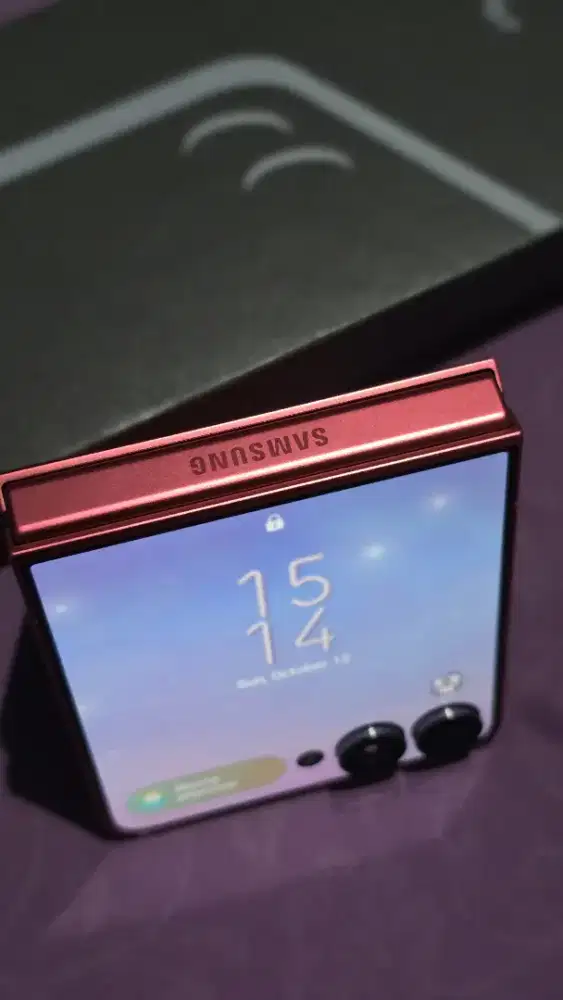 Samsung Z Flip7 Coralred