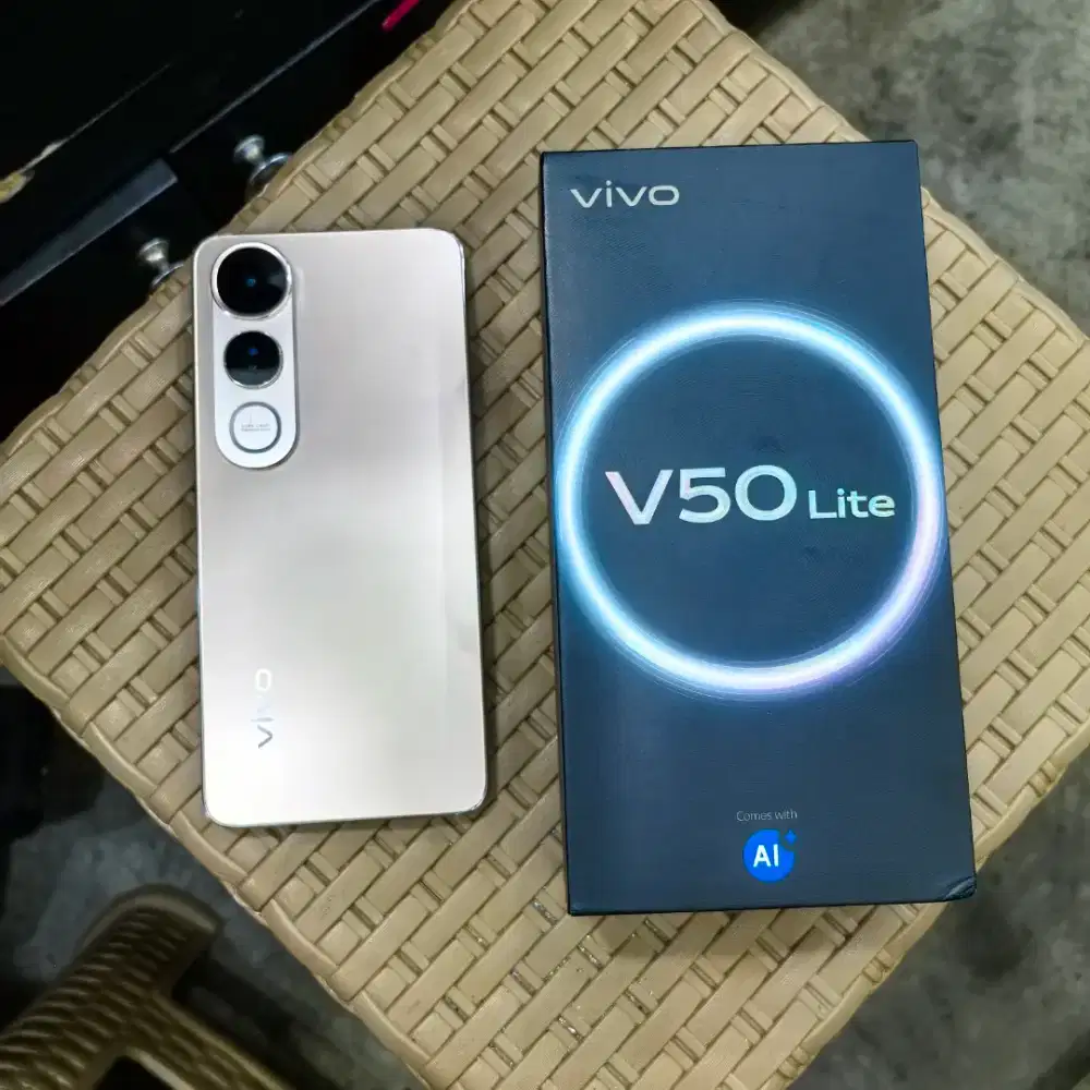Vivo V50 Lite Ram 8/256 second