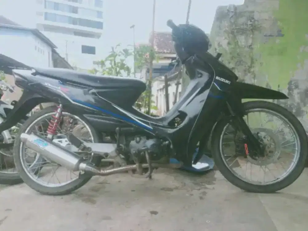 Suzuki Smash Surat lgkp BT/TT mtr lain nya.