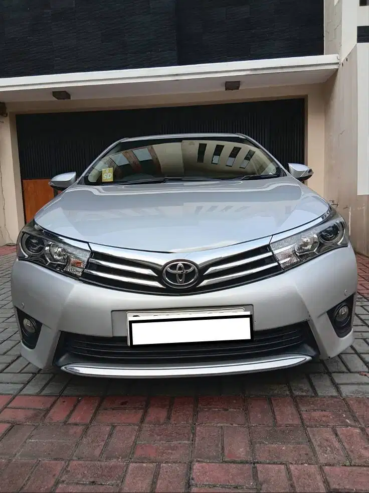 Corolla Altis V AT (2014)