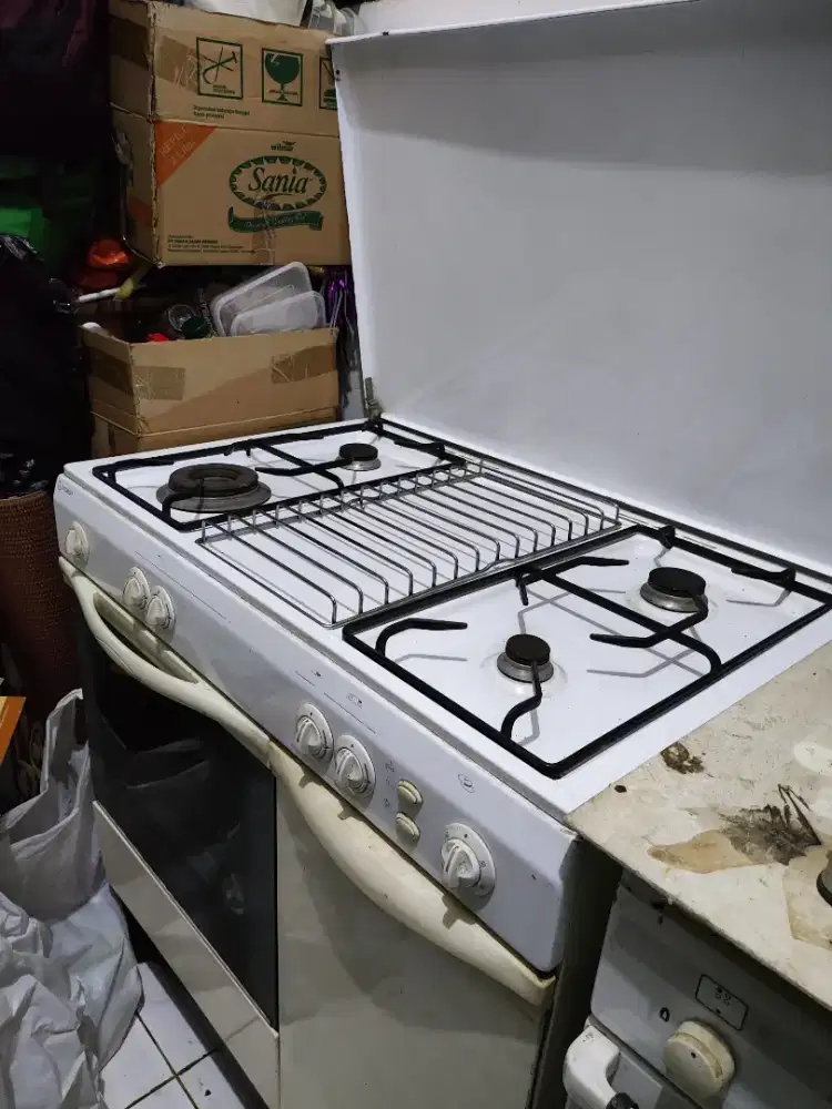 Kompor 4 tungku oven second modena