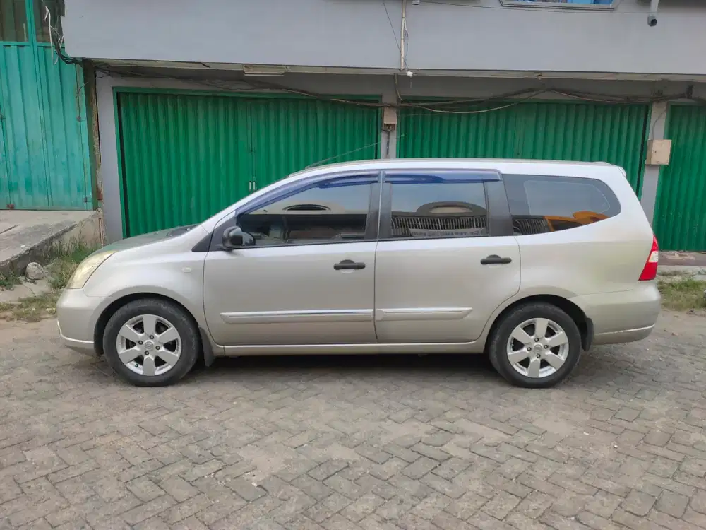 Nissan Grand livina 2010 Bensin