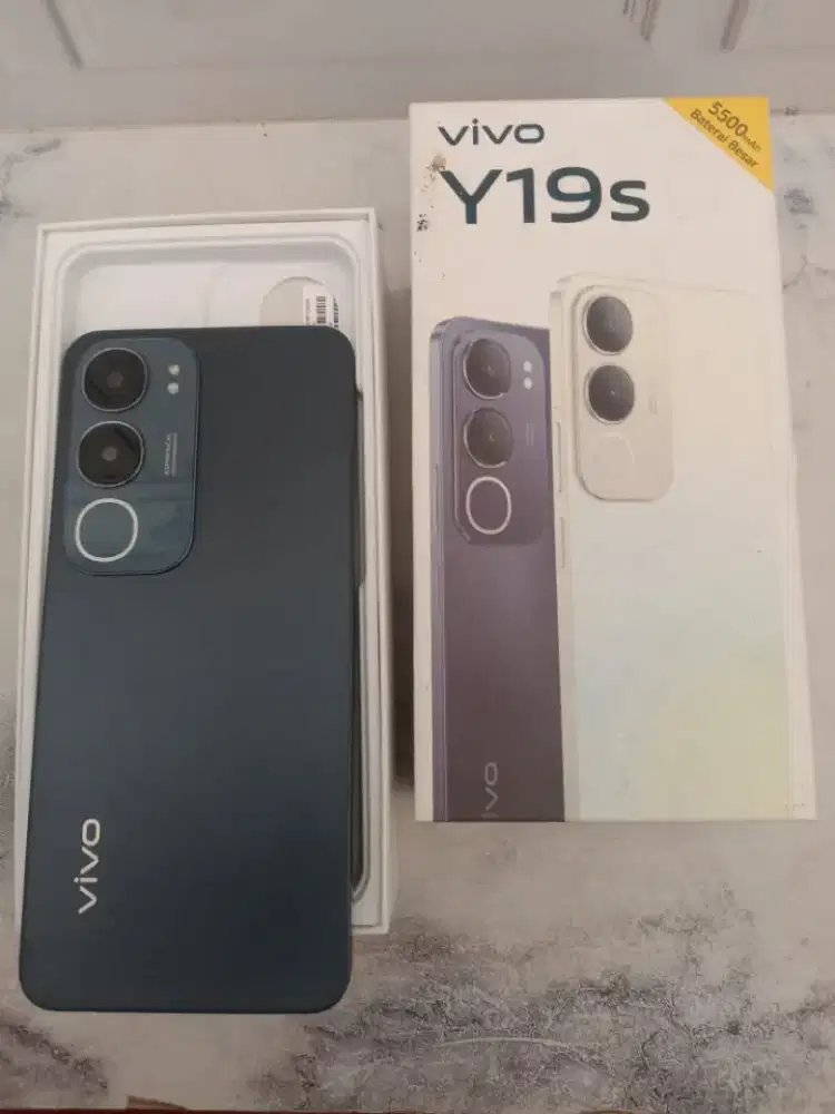 Vivo y19s ram6/128 lengkap ORI segel