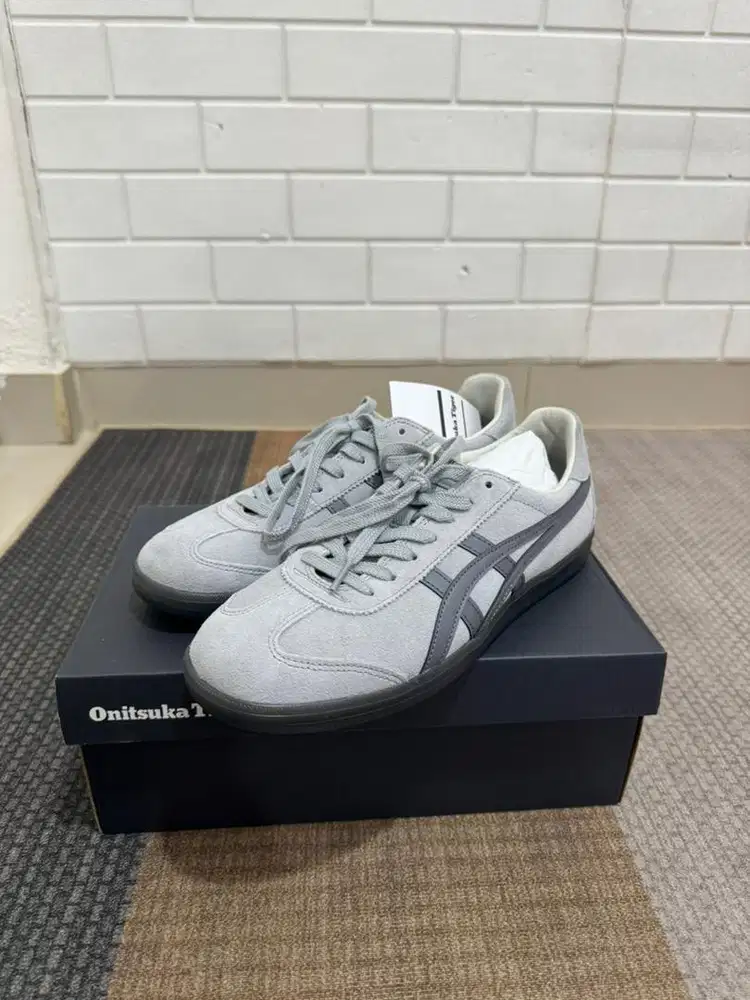 Sepatu Onitsuka Tiger Tokuten