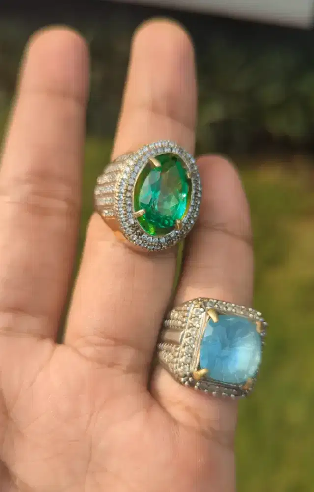 Green dan blue topaz swiss